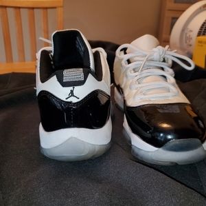 Jordan 11 Concord Lows Size 9.5 mens.